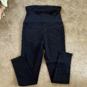 Sexy Mama Maternity Size 3 is equivalent to (8-10) or (30-32) Brand new.